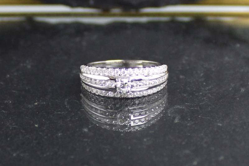 Brillantring Aus 585Er Weißgold, 14 Karat, 57 Brillanten | Diamond Ring Made Of 585 White Gold, Carat, Diamonds von RiedAntik
