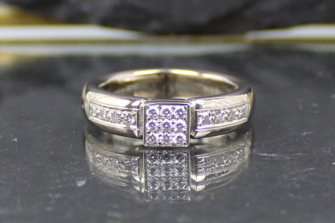 Diamantring Aus 750Er Weißgold, 17 Diamanten, 0.24 Ct. | Diamond Ring in 750 White Gold, Diamonds, Ct von RiedAntik