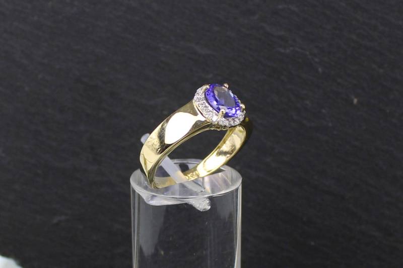 Entouragering, Tansanit-Brillantring Aus 375Er Gelbgold, 9 Karat | Entourage Ring, Tanzanite Diamond Ring in 375 Yellow Gold, Carats von RiedAntik