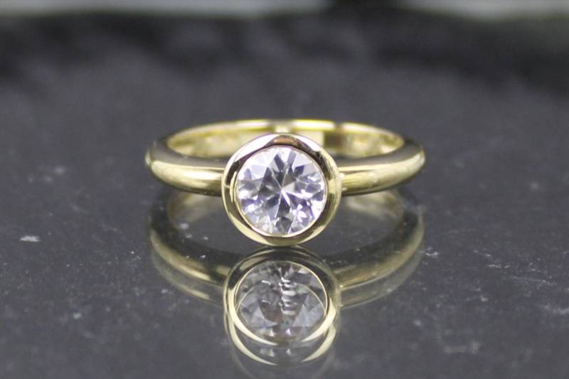 Goldring, Madagaskar Zirkon, Aus 375Er Gelbgold, 9 Karat | Madagascar Zircon Gold Ring, Made Of 9K Gold von RiedAntik