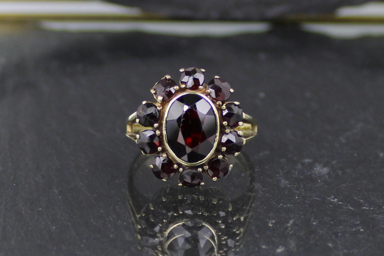 Granatring, Goldring, 333Er Gelbgold | 8 Karat, Um 1950 | Garnet Gold Ring, 8K Gold, 1950S von RiedAntik