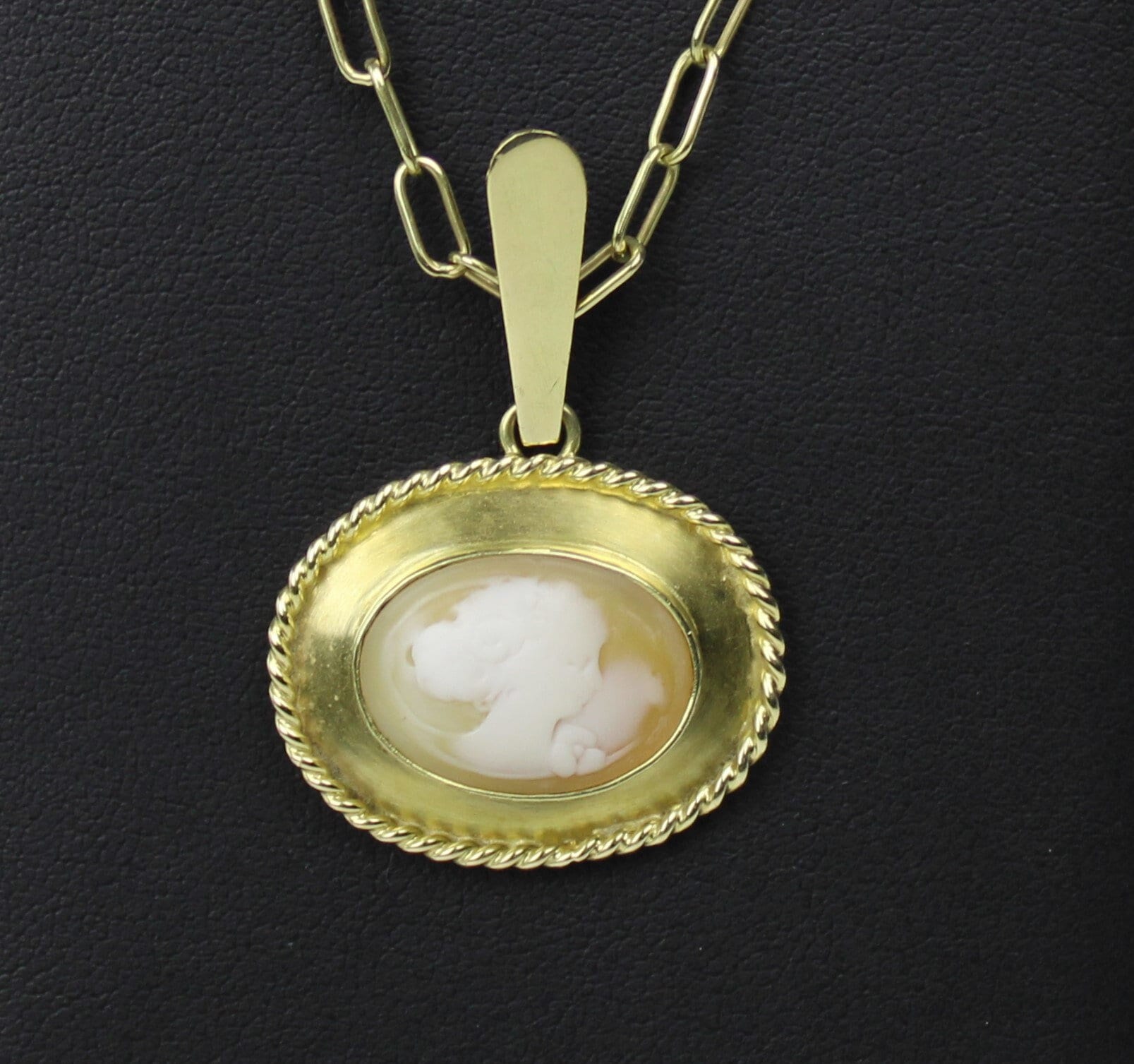 Kamee-Anhänger Mit Goldkette, 585Er Gelbgold, 19. Jahrhundert | Antique Cameo Pendant With Gold Chain, 14K , 19Th Century von RiedAntik