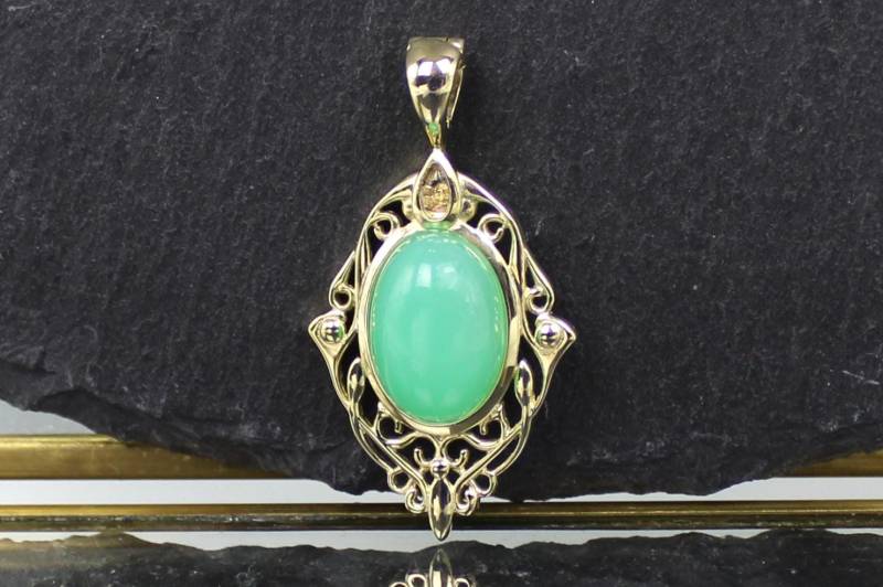 Limitierter Chrysopras-Goldanhänger, 375Er Gelbgold, Bergkristall | Limited Chrysoprase Gold Pendant, 9K Gold, Rock Crystal von RiedAntik