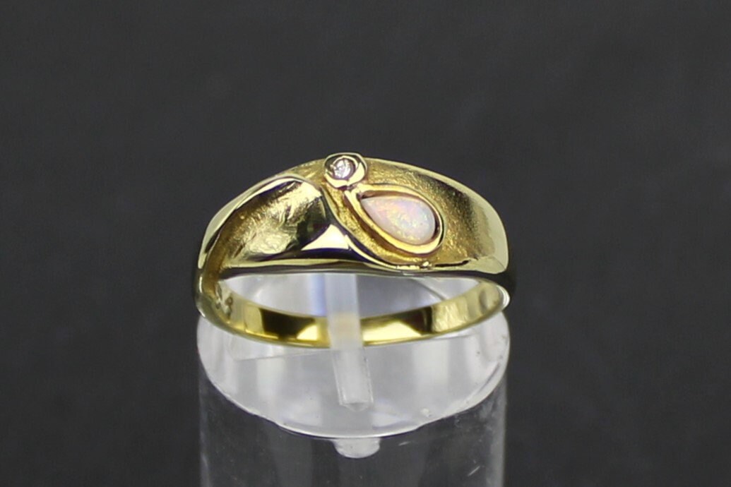 Opal-Diamantring, Goldring, 333Er Gelbgold, 8 Karat | Opal Diamond Ring, Gold Gold von RiedAntik