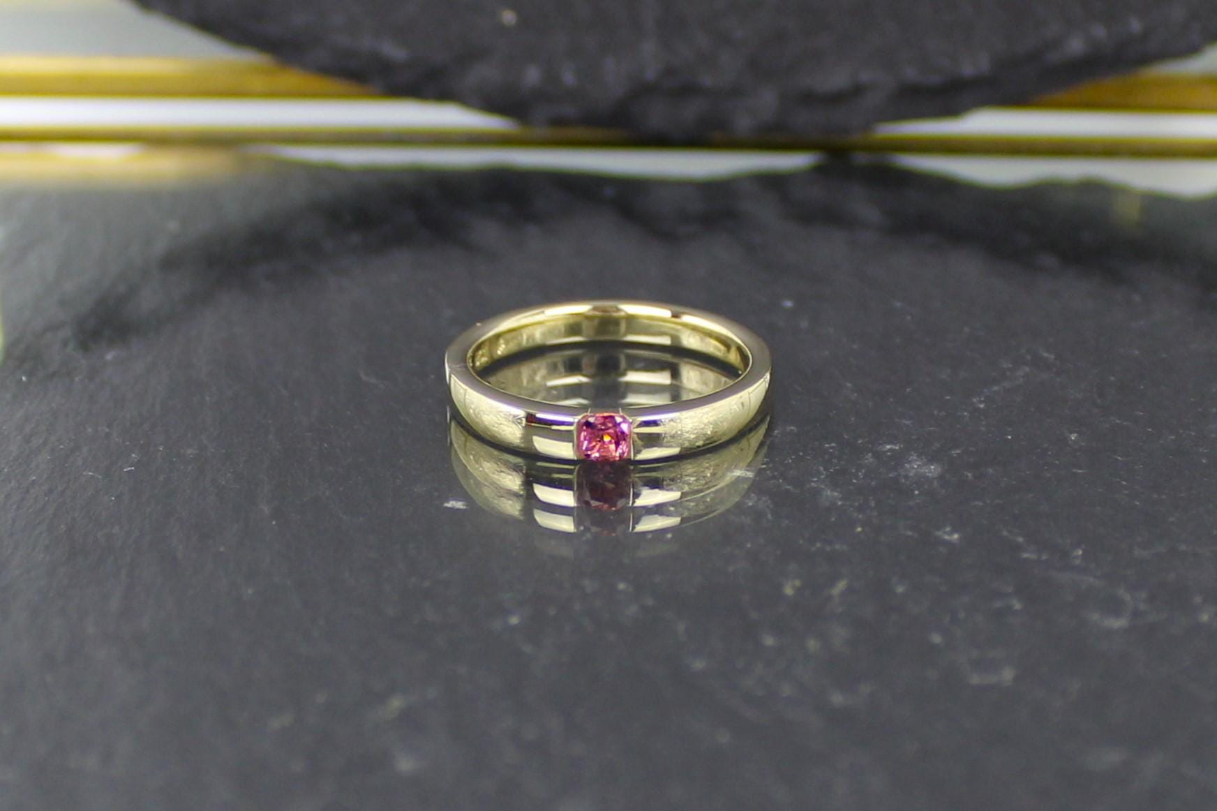 Pink Turmalin-Solitärring Aus 375Er Gelbgold, 9 Karat, Turmalin Brasilien | Pink Tourmaline Solitaire Ring 9K Gold von RiedAntik