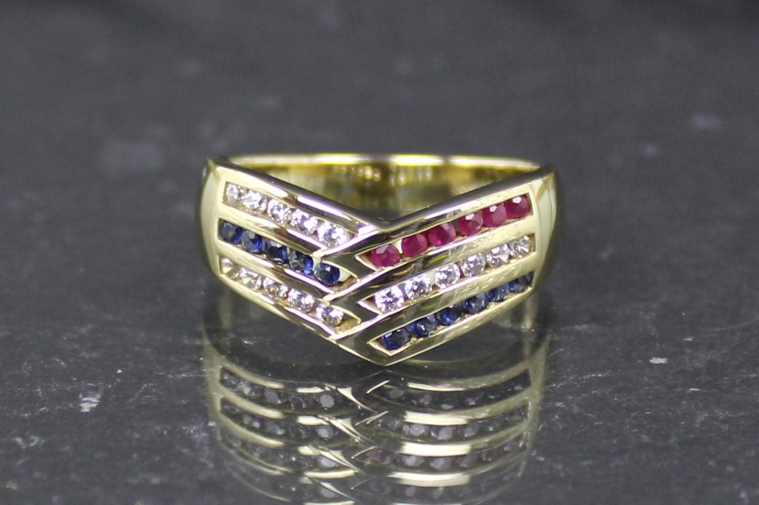 Rubin-Saphir Goldring Aus 333Er Gelbgold, 8 Karat | Ruby-Sapphire Gold Ring in 333 Yellow Gold, Carat Rubin-Saphir Goldring Aus 333Er Gelbgold, 8 Karat | Ruby-Sapphire Gold Ring in 333 Yellow Gold, Carat von RiedAntik
