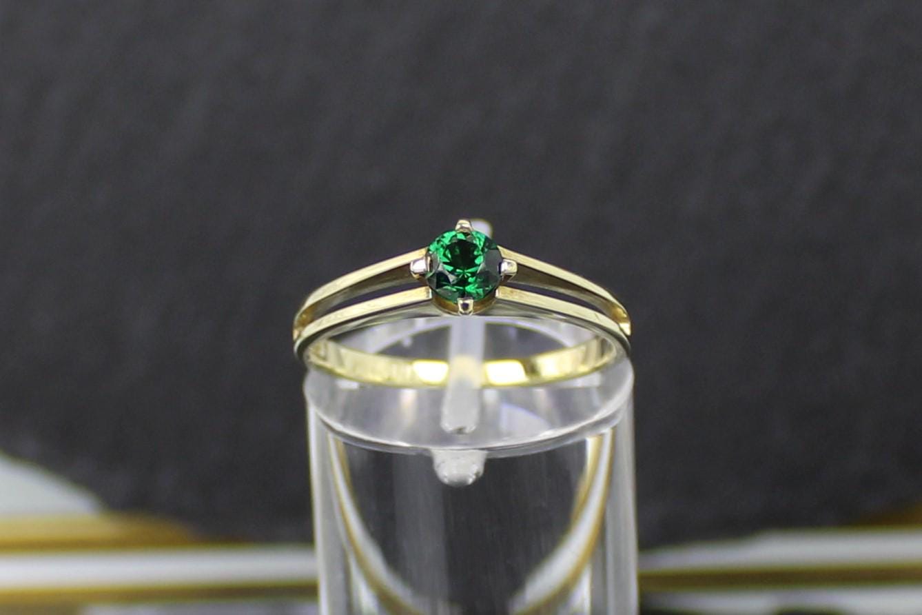 Smaragdring, Solitärring, 585Er Gelbgold, 14 Karat | Emerald Ring, Solitaire 14-Karat | 585 Yellow Gold Smaragdring, Solitärring, 585Er Gelbgold, 14 Karat | Emerald Ring, Solitaire 14-Karat | 585 Yellow Gold von RiedAntik