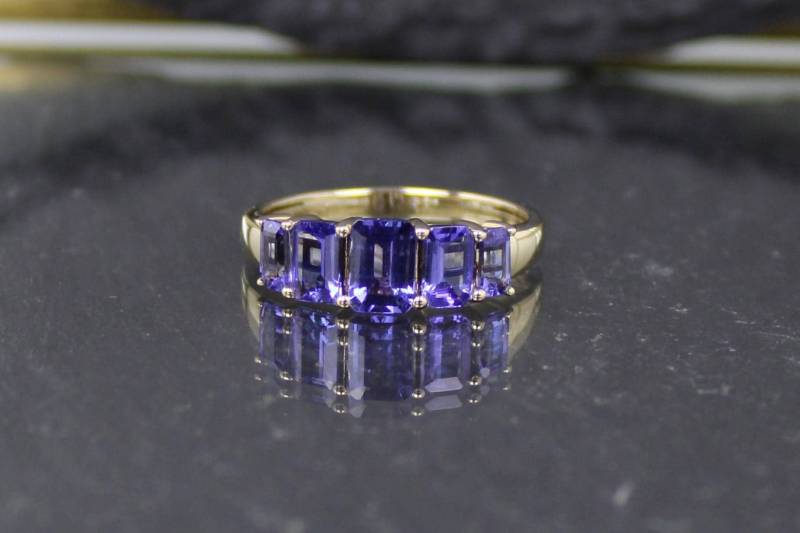 Tansanitring, Tansanit-Goldring Aus 375Er Gelbgold, 9 Karat | Tanzanite Gold Ring, 9K Gold von RiedAntik