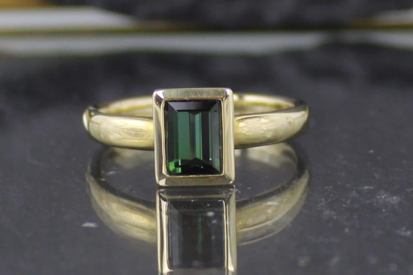 Turmalin-Goldring, 375Er Gelbgold, 9 Karat, Golconda Turmalin, Brasilien | Tourmaline Gold Ring, 9K Gold, Tourmaline From Brazil von RiedAntik