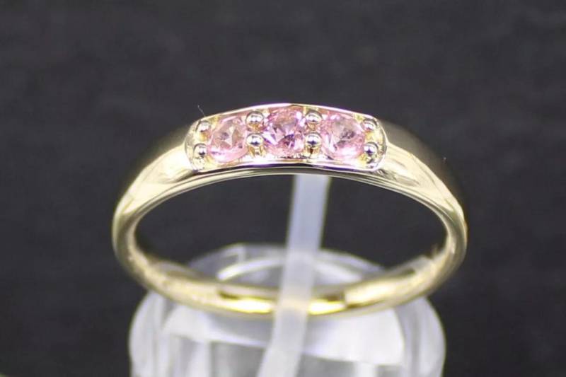 Turmalin-Goldring Aus 375Er Gelbgold | 9 Karat, Pinke Turmaline | Tourmaline Gold Ring in 375 Yellow Gold 9K, Pink Tourmalines von RiedAntik