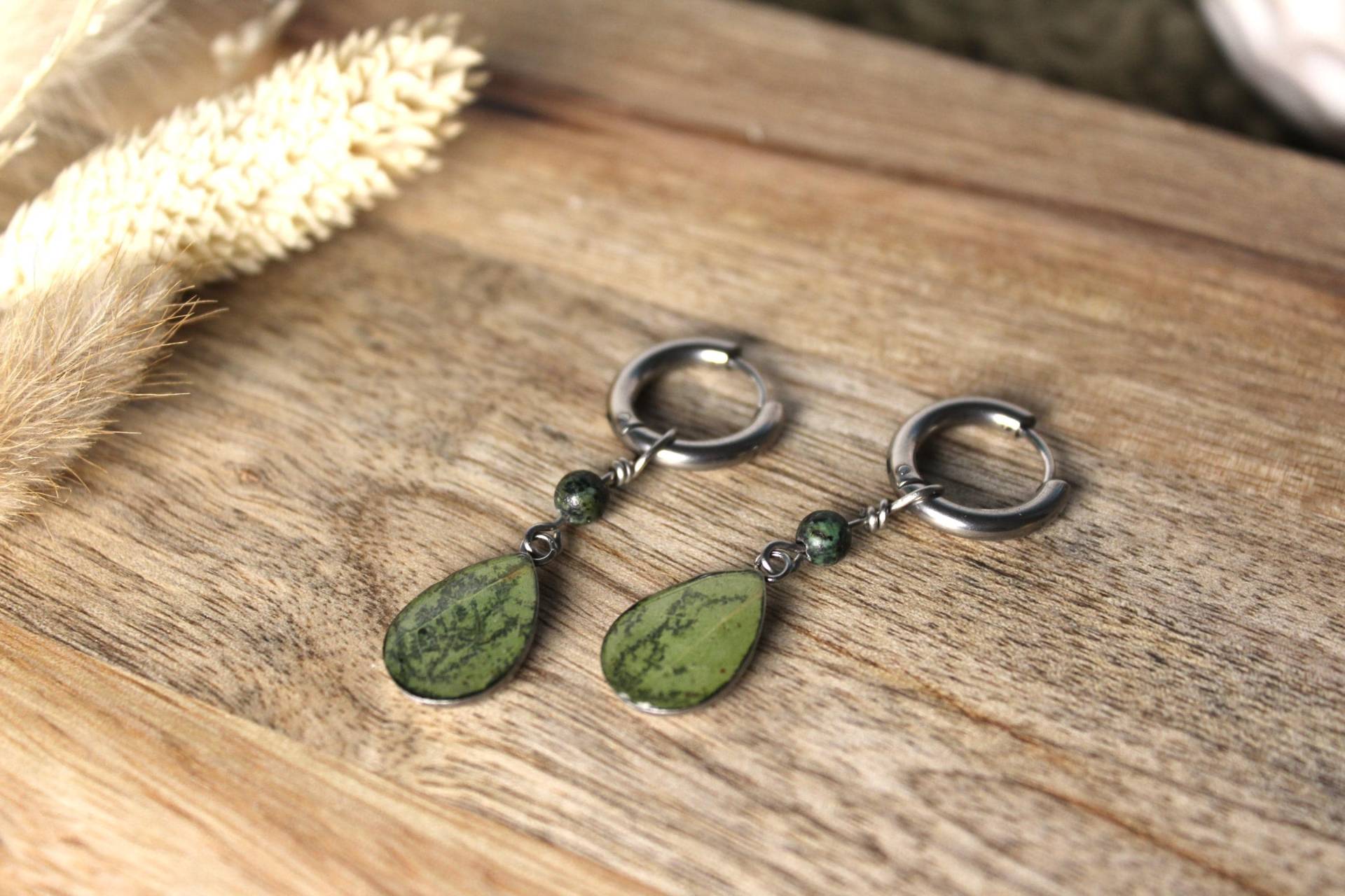 Eucalyptus-Ohrringe in Epoxidharz Und Jaspis - Geschenk Für Freundin Schwester Trauzeugin- Hochzeitsschmuck Edelstahl, Langlebig, Wasserfest von RiemadeStore