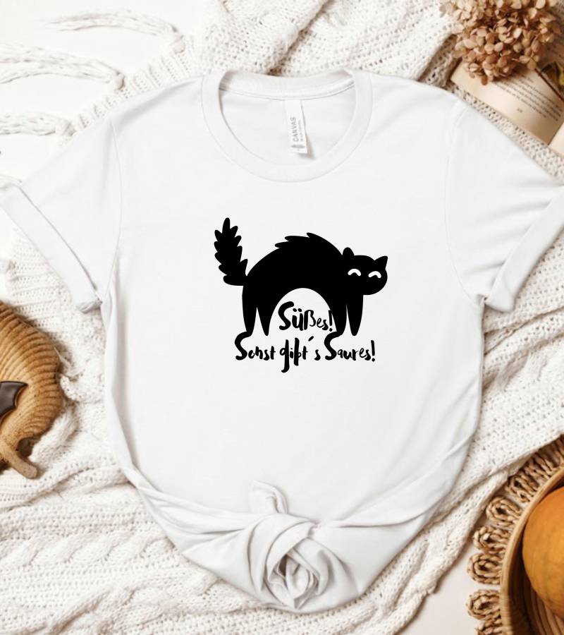 Süßes Sonst Gibts Saures Schwarze Katze Halloween Baumwoll-Shirt Für Herbst von RiesenDesignsShop