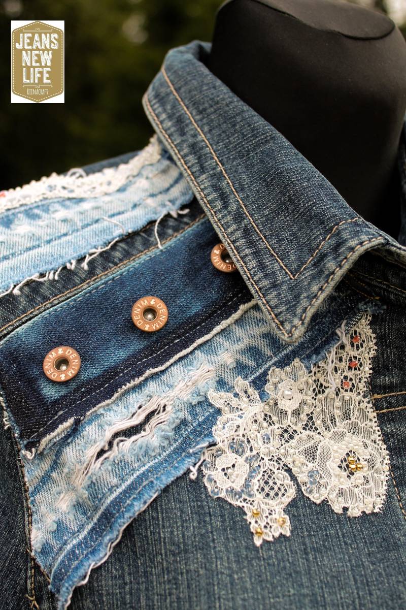 Redesign Jeansjacke, Wiederverwendung, Patchwork, Perlenstickerei Redesign Jeansjacke, Wiederverwendung, Patchwork, Perlenstickerei von RiinaCraft