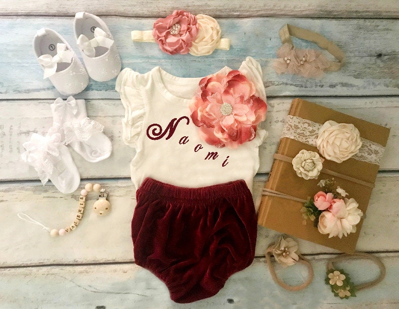 Baby-Mädchen-Outfit Mit Weinroter Samthose Und Hemd Flatternden Ärmeln | Kleinkind Mädchen Kleidung Boho Chic von RileyGraceFashion