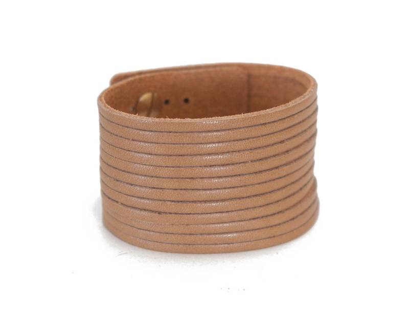 Camel Multi-strang-Manschette, Damen Beige Leder Manschette Armband, Hellbraun von Rimanchik