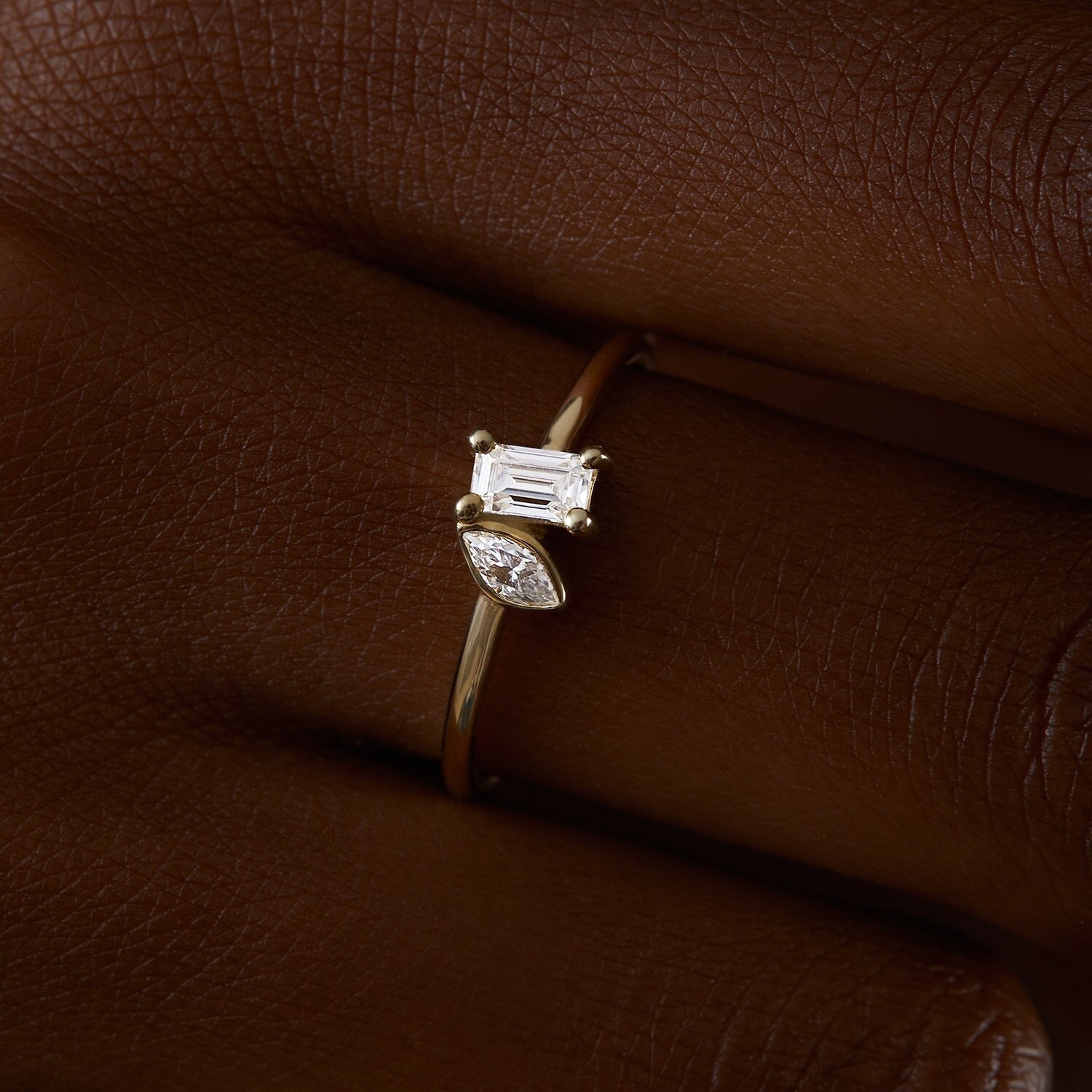 Doppelstein Ehering, Zwei Stein Versprechen Ring, Einzigartiger Moissanite Brautring, Toi Et Moi Ehering von RimonFineJewelry