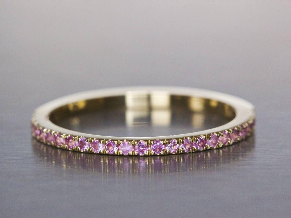 Rosa Eternity Ring, Rosa Ehering, Saphir Einzigartiger 14K, 18K Ring von RimonFineJewelry