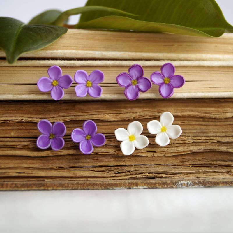 Flieder Blüten Ohrstecker Polymer Clay Violet Schmuck von RinaStudioDesign