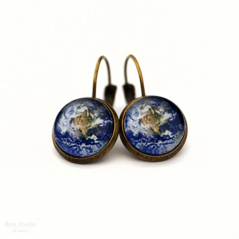 Earth Leverback Ohrringe, Blauer Planet Weltraum Schmuck, Sonnensystem Tropfen Weltkugel Geschenkidee Für Mädchen, Galaxie Messing Ohrringe von RinaStudioJewelry