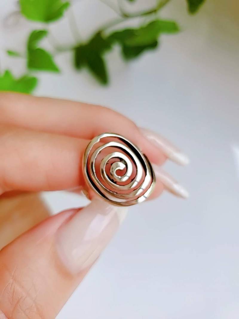 Spiralring Aus Sterlingsilber Bold Swirl Design - Boho Statement Spiralring Aus Sterlingsilber Bold Swirl Design - Boho Statement von RingLizardJewelry