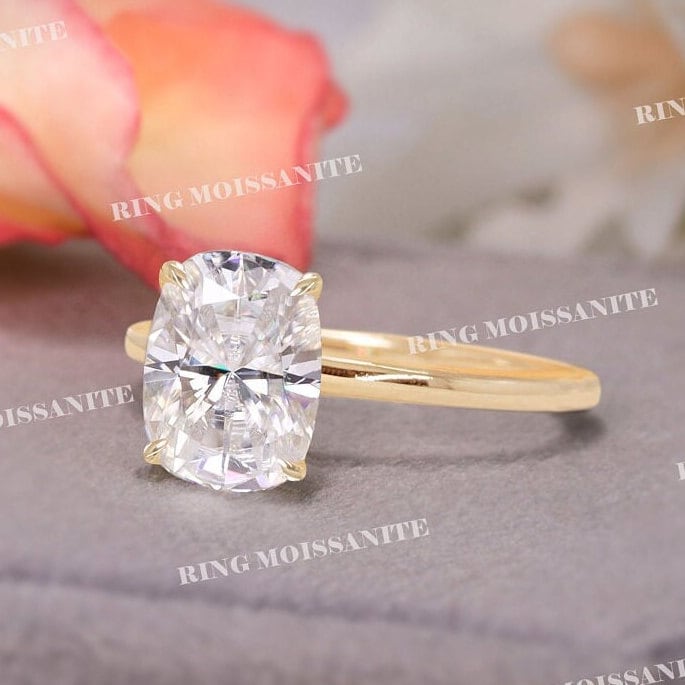 2.5 Ct Länglicher Kissenschliff Verlobungsring, Moissanit Kissen Versteckter Heiligenschein, Solitär, 14K Gelb, Weiß, Rosegold, Braut Ehering, Frauen von RingMoissanite