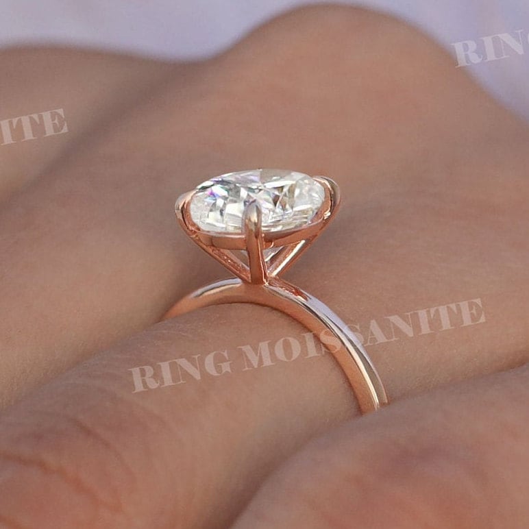 2.5 Ct Ovaler Moissanit Verlobungsring, Solitär Schliff Moissanit, 14K Rosegold, Schlichter Verlobungsring, Braut Ehering, Frauen von RingMoissanite