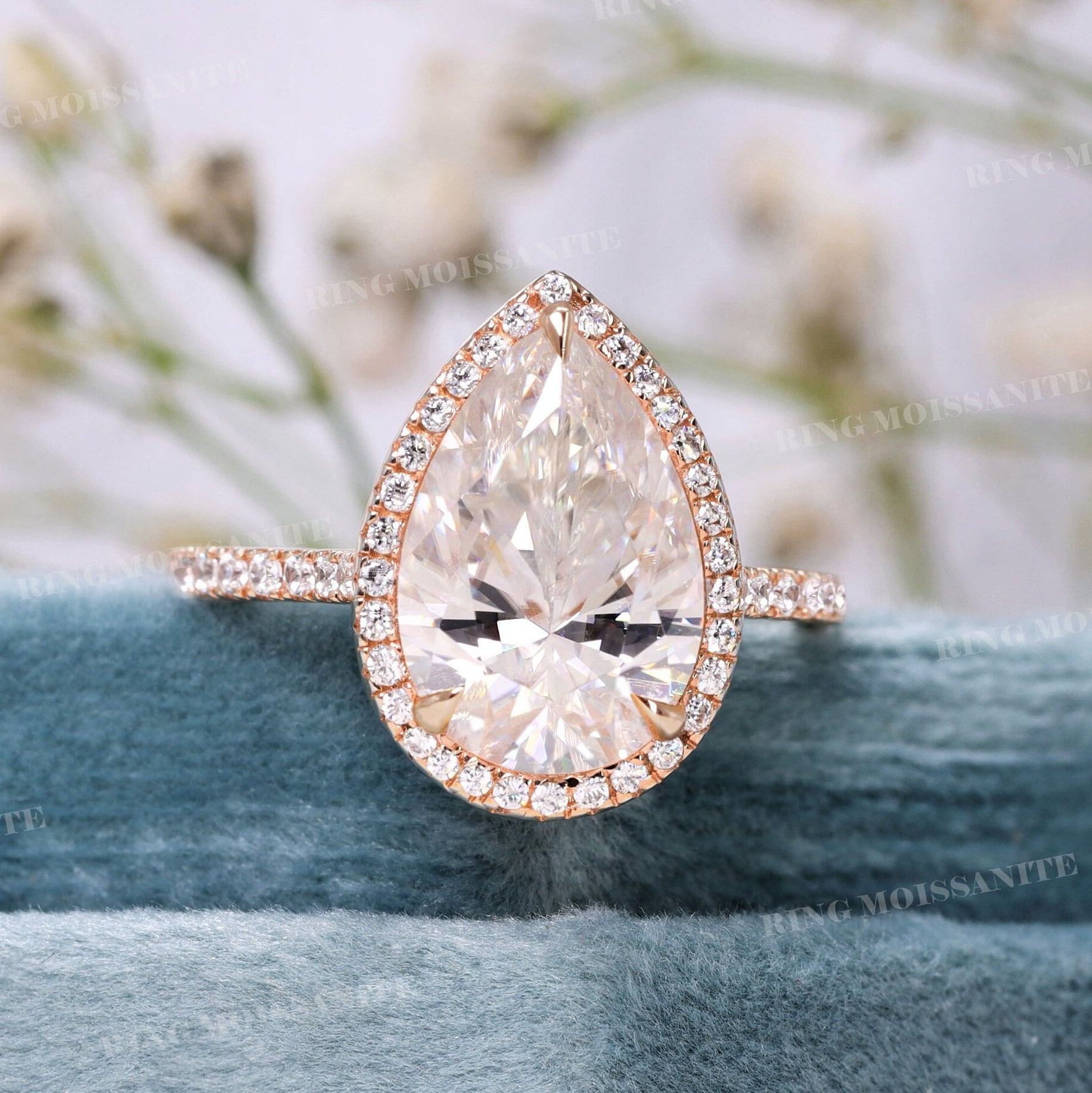 3 Ct Birnen Moissanite Enagegement Ring, 14K Rose Gold, Birnen Halo Verlobungsring, Einzigartige Birnenförmige Katheimer Ring, Stapel Eheringe von RingMoissanite