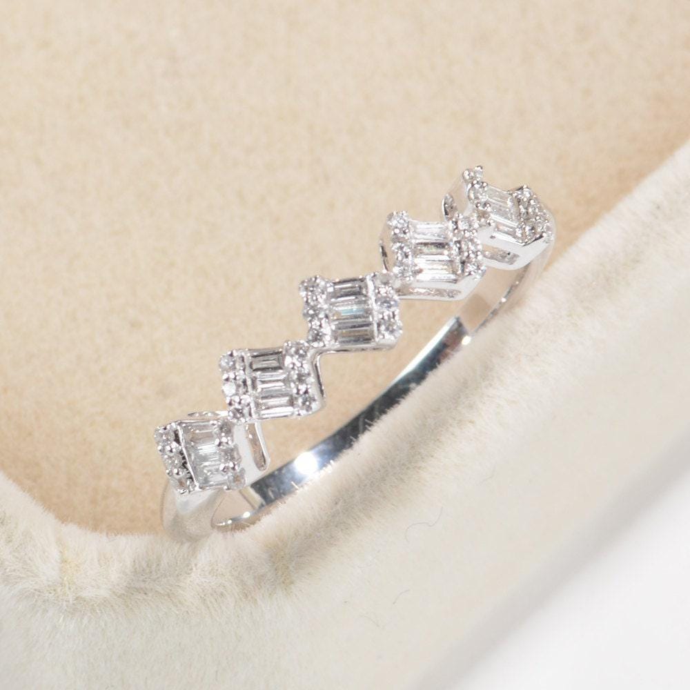 Alternativer Diamantring Weißgold Zierlich Trauring Frauen Zartes Baguette Statement Stapeln Unikat Versprechen Jubiläum von RingOnly