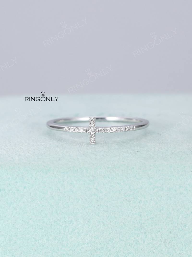 Diamant Hochzeit Band Kreuz Ring Einfache Brautring Versprechen Mikro Pflastern Stapeln Passenden Art-Deco-Weißgold Jahrestag von RingOnly