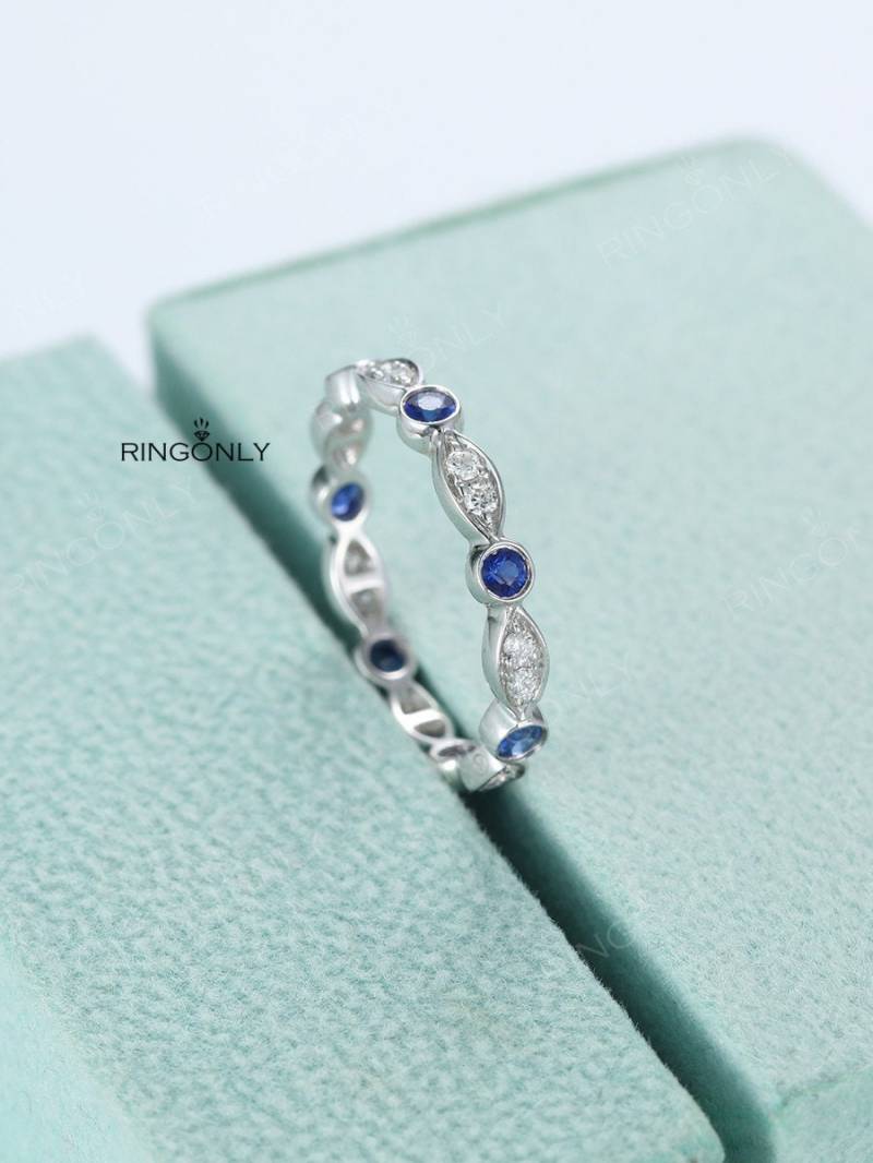 Marquise Diamant Eternity Ehering Brautring Minimalistisch Runder Saphir Lünette Set Weißgold Zarte Zierliche Einfache Passende Band von RingOnly
