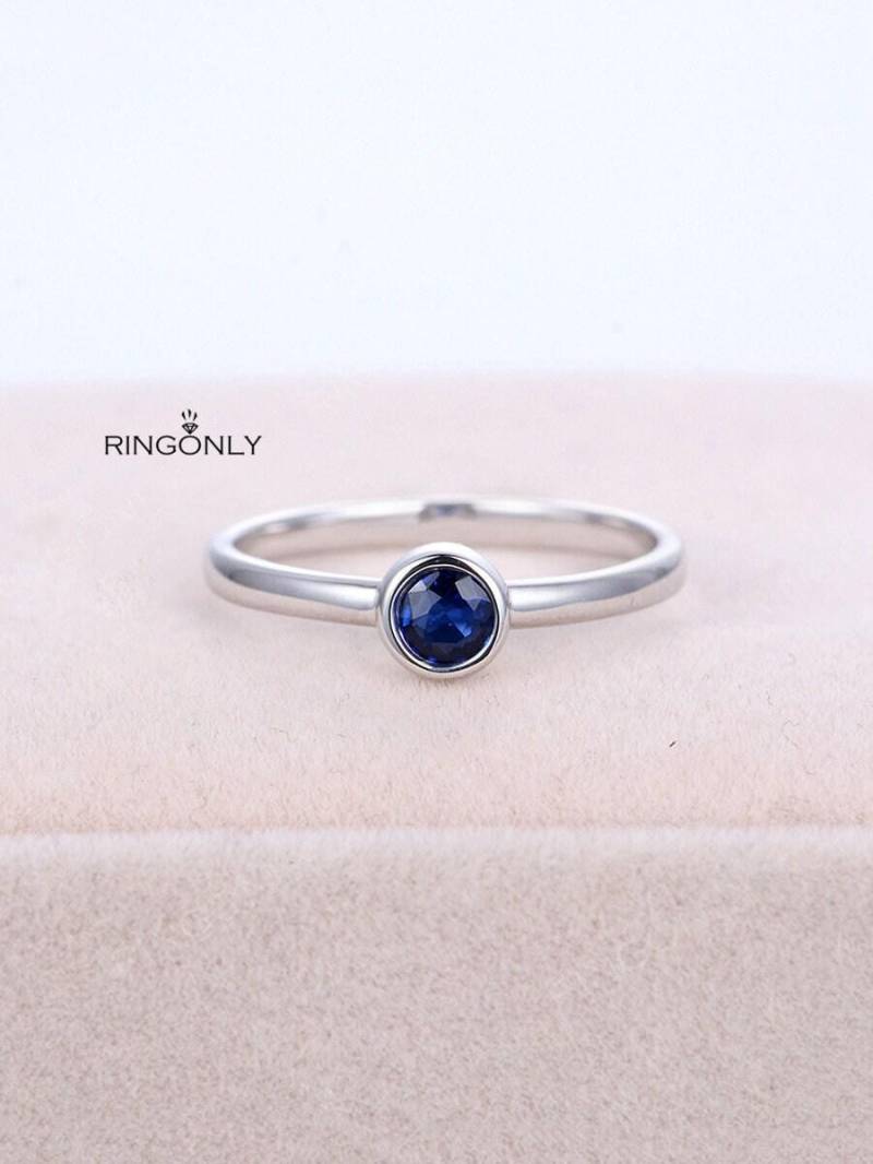 Minimalist Blauer Saphir Verlobungsring 14K 18K Weißgold Einfacher Ring Einzigartiger Birthstone Schmuck Vintage Versprechen Jahrestag von RingOnly