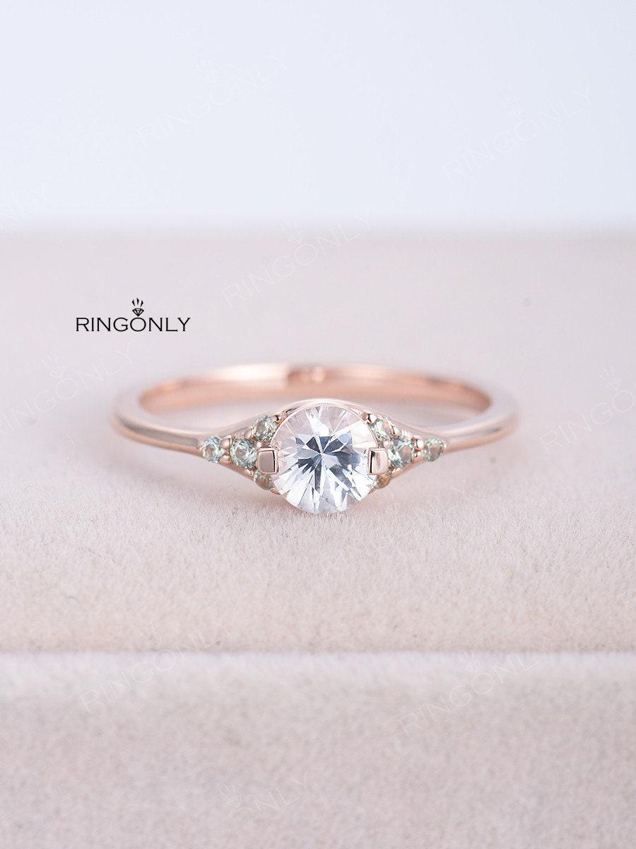 Natürlicher Weißer Saphir-Verlobungsring Einzigartiger Roségoldring Cluster Grüner von RingOnly