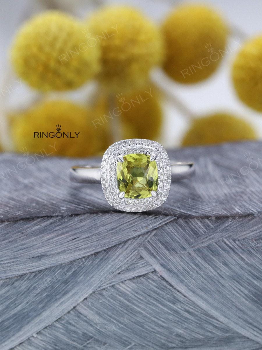 Peridot Verlobungsring Frauen Hochzeit Kissen Halo Moissanite Einzigartige Vintage Schmuck Jahrestag Birthstone Antik Braut von RingOnly