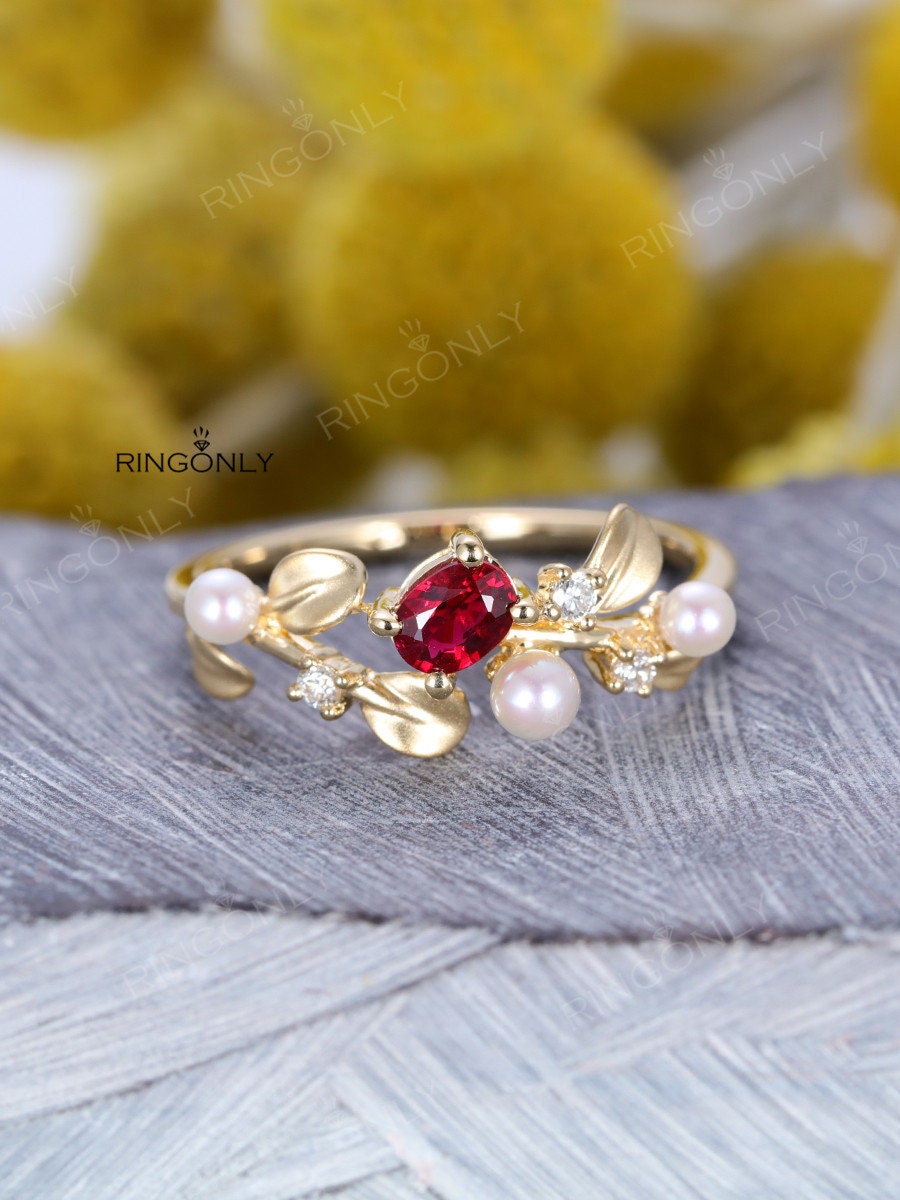 Perle Verlobungsring 14K Gold Einzigartige Oval Formed Lab Ruby Dainty Blatt Cluster Alternative Diamant Jahrestag von RingOnly
