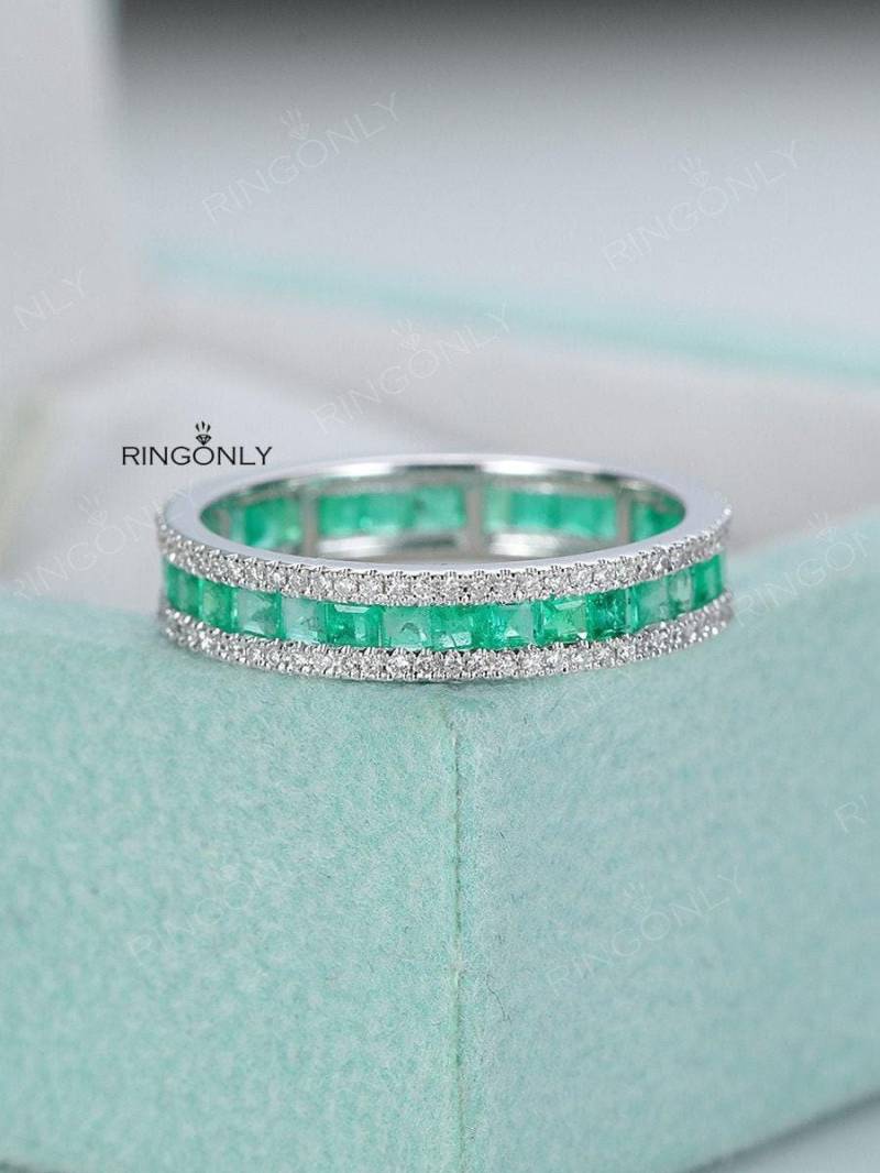 Princess Cut Lab Smaragd Trauring Damen Weißgold Moissanit Schmuck Eternity Ring Jubiläum Matching Stacking Zarte Dainty von RingOnly