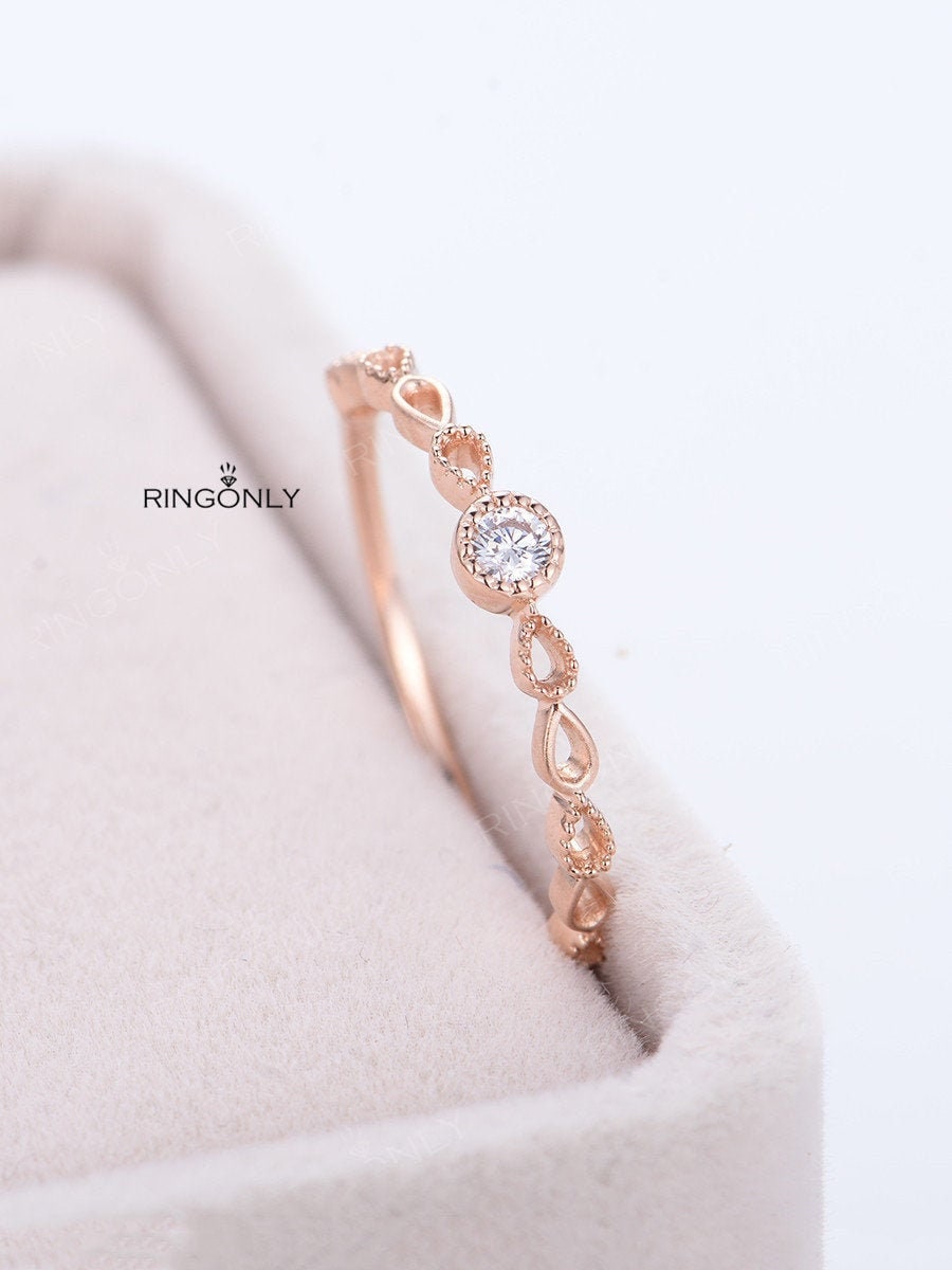 Rosegold Verlobungsring Vintage Art Deco Ehering Damen Zierlich Halbe Eternity Band Antik Unikat Infinity Twisted Promise Jubiläum von RingOnly