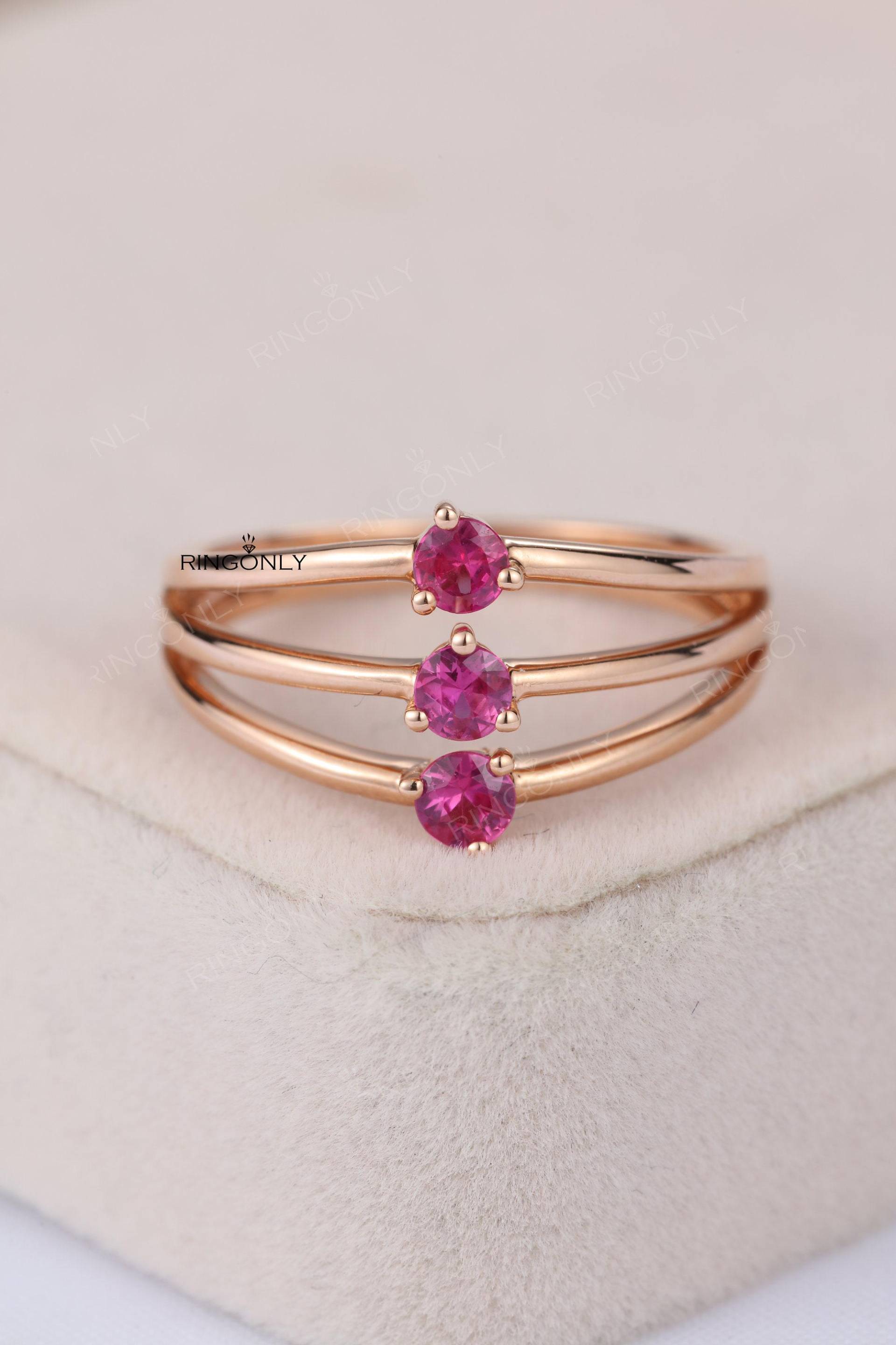 Rubin Verlobungsring Rosegold Art-Deco-Verlobungsring Frauen Hochzeit Drei Stein Brautschmuck Statement Jahrestag Tag von RingOnly