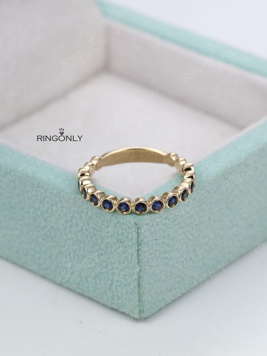 Saphir Hochzeit Band Frauen Perlenring Passende Stacking Bezel Zierliche Schmuck Jahrestag Versprechen Eternity von RingOnly