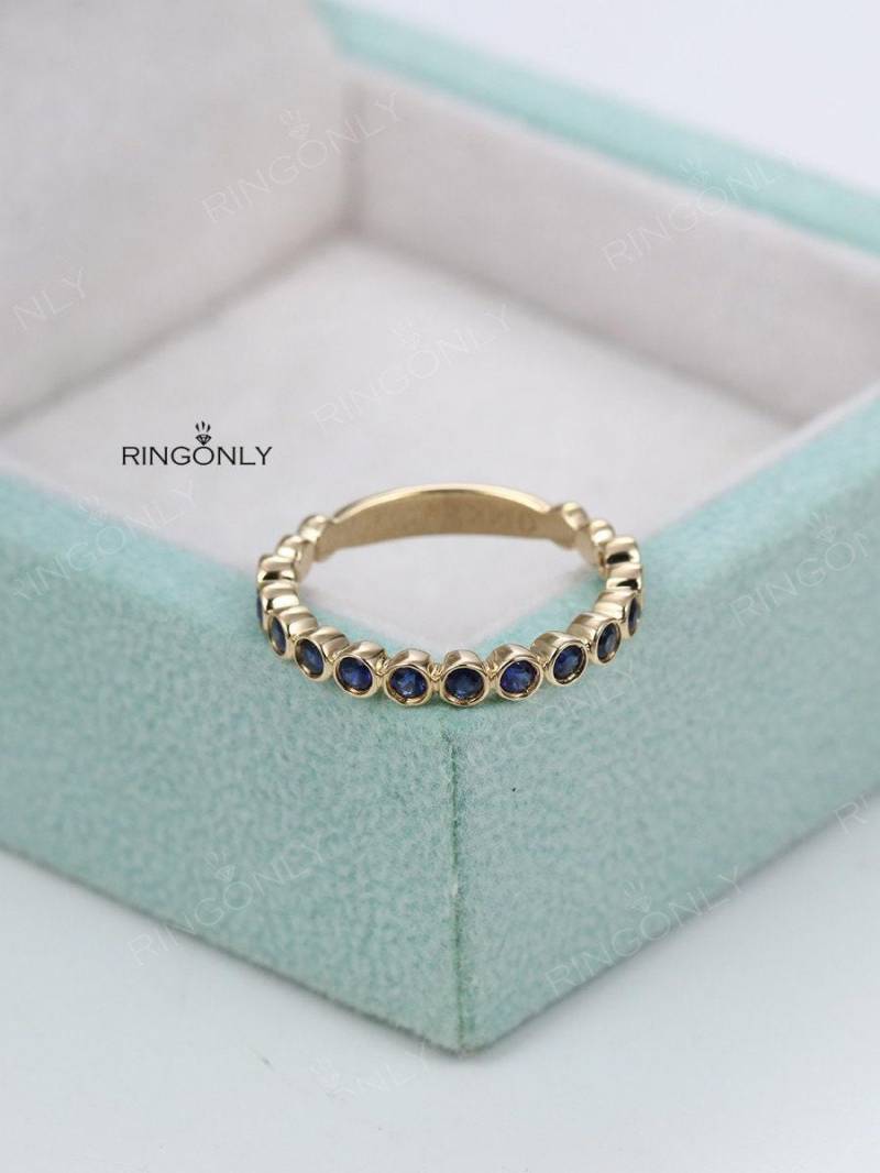 Saphir Hochzeit Band Frauen Perlenring Passende Stacking Bezel Zierliche Schmuck Jahrestag Versprechen Eternity von RingOnly