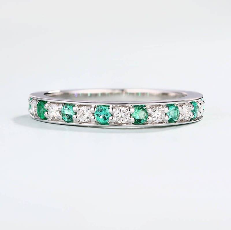 Smaragd Diamant Ehering Frauen Zarte Halbe Eternity Band Reihe Ring Versprechen Dainty Stapeln Kanal Set Passende Jahrestag Geschenk von RingOnly