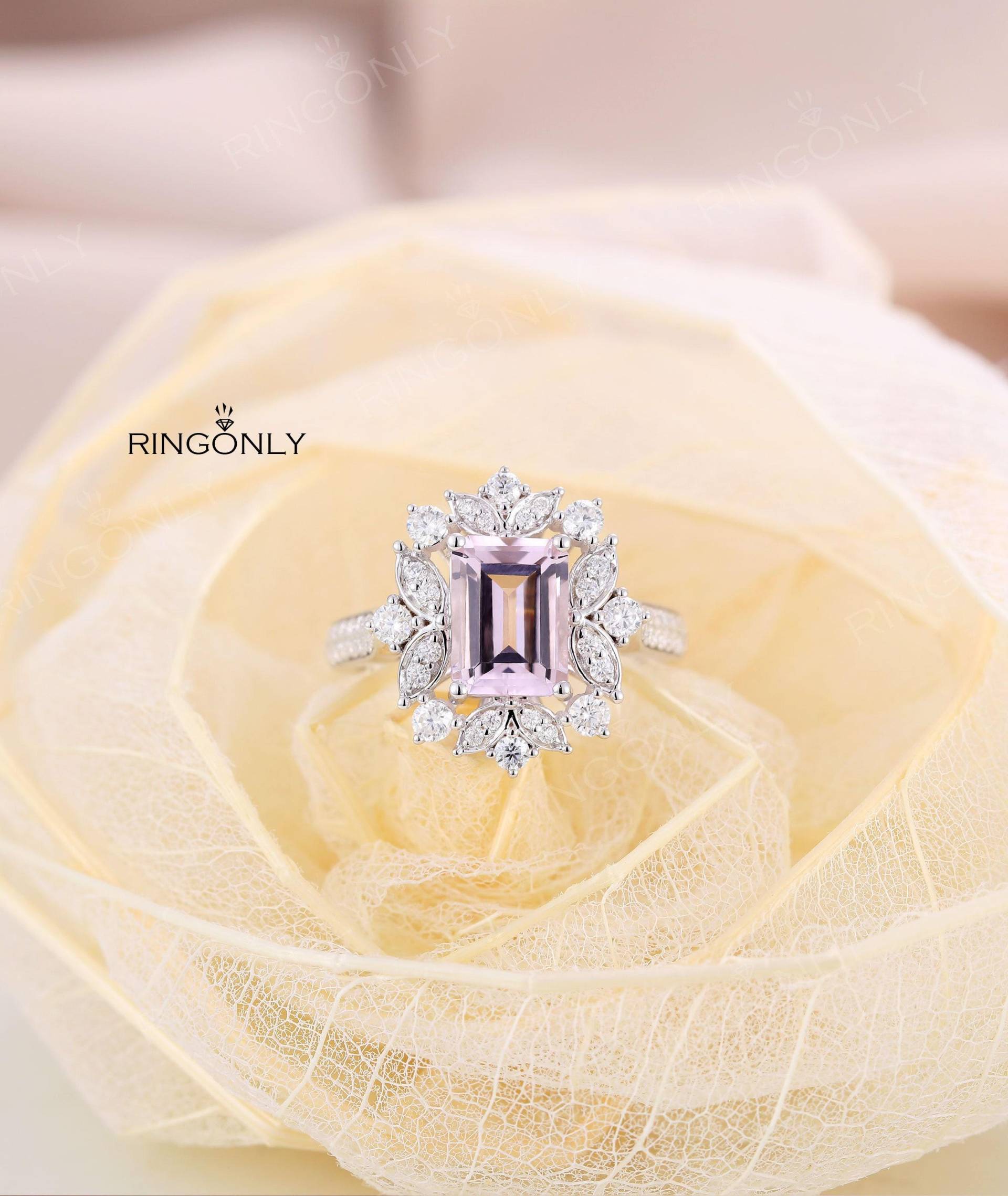Smaragd Geschnitten Rosa Morganit Verlobungsring Frauen Hochzeit Vintage Halo Moissanite Braut Set Halbe Ewigkeit Versprechen Jahrestag von RingOnly