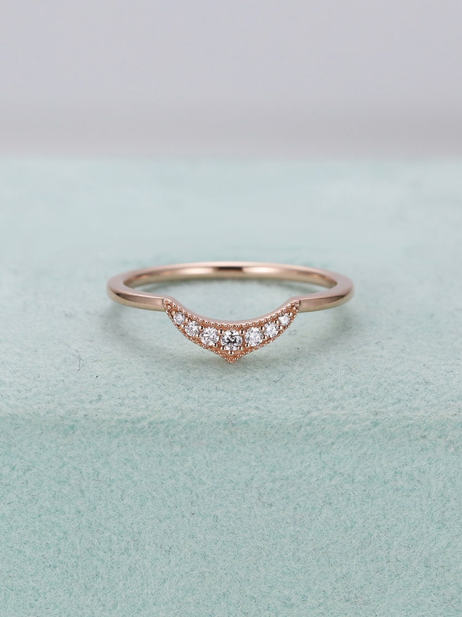 stapeln Gebogener Trauring, Antike Frauen Art Deco, 14K Gold Passend, Prinzessin Krone, Dünne Zierliche Diamant Vintage Einzigartige Zarte Rose von RingOnly