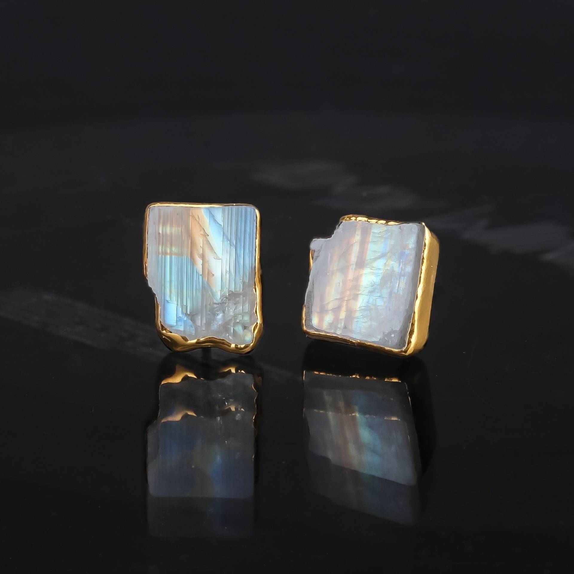 Regenbogen Mondstein Ohrringe 24K Gold Getaucht, 14K Fill Beiträge, Juni Geburtsstein von Ringcrush