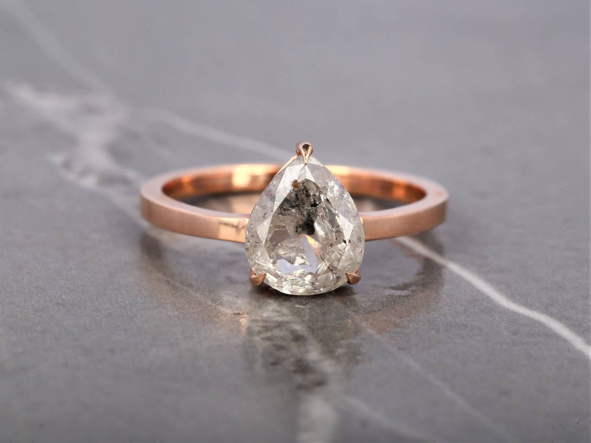 Salz Und Pfeffer Diamant Ausgefallener Diamant Im Tropfenschliff 14K Gold Ring Verlobungsring Solitär Geschenk Jubiläumsgeschenk von Ringdiamondstudio