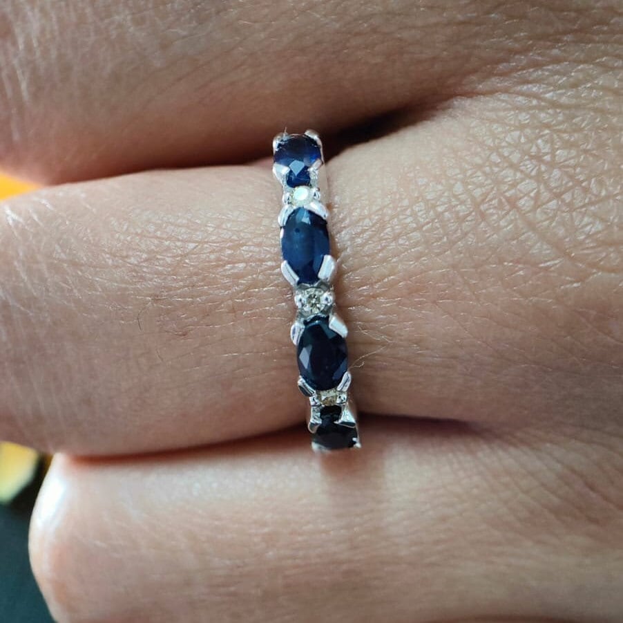 Natürlicher Saphir Ring, Sterling Silber Ehering, Halbe Ewigkeit September Geburtsstein Geschenk Für Sie von RingsOfMemory