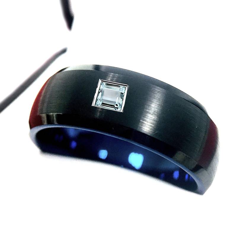 Aquamarin Wolfram Ring Schwarz & Blauer Ehering, Comfort Fit Herrenring - 8 Mm von RingsParadise