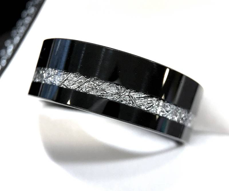 Schwarz Wolfram Meteorit Ehering | Hartmetall Verlobungsring | 7 Mm, 9 Mm von RingsParadise