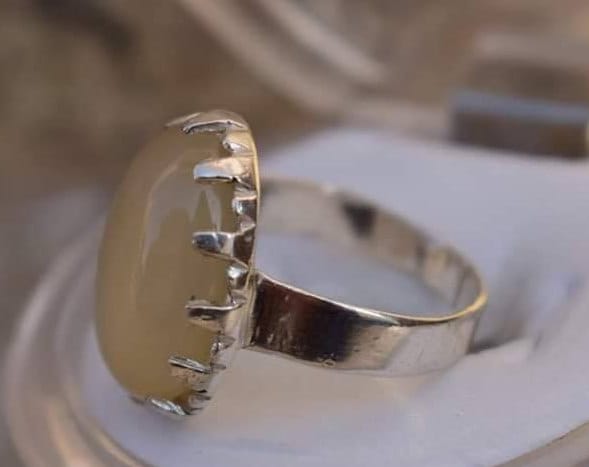 Dur Al Najaf Ring E Schöner Handgemachter 925Er Sterling Silber Herren Weiß Natur Mond Stein von RingsPortal