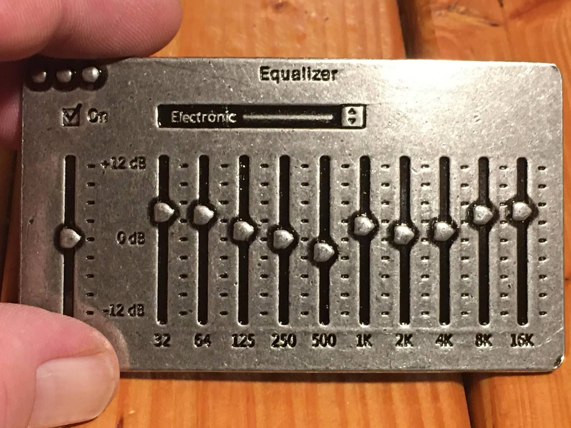 Equalizer Gürtelschnalle von RingsRocksNRelics