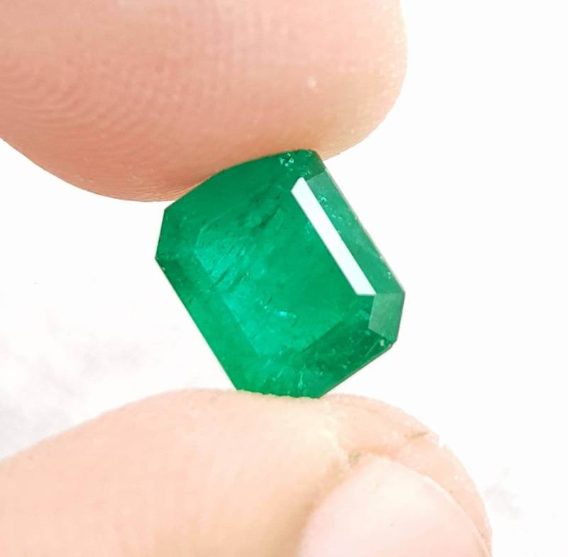 Natürliche Dunkelgrüne Lose Smaragdsteine Swat Emerald Stones Echte in Lose - Top Qualität Dunkelgrün Smaragd 2.0 Ct Für Ringe von RingsWear